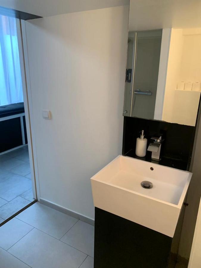 Spacious Bright Split Level Flat In The Fashionable Marais Apartment ปารีส ภายนอก รูปภาพ